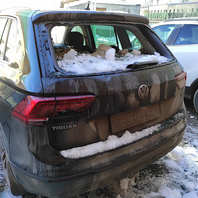 Падение глыбы льда на иномарку в Иванове: кто виноват и что делать